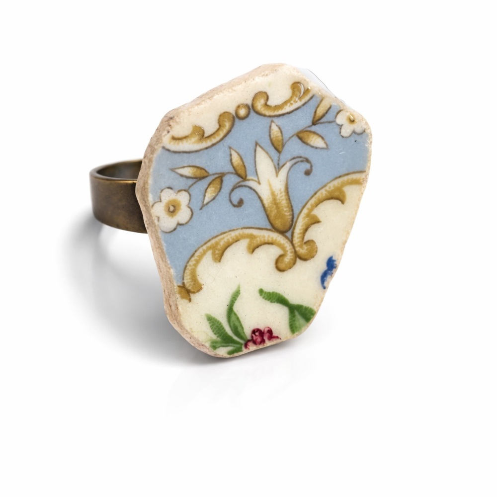 Vintage Style Ceramic Ring with Floral Design